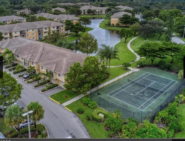 Building Photo - 100 Crestwood Ct N