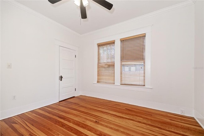 Building Photo - 113 W Powhatan Ave