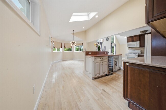 Building Photo - 7 Sherborne Cir