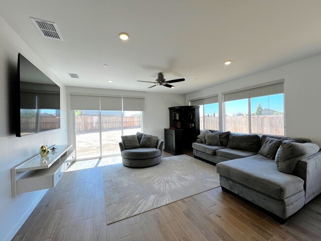 Building Photo - 3426 Brk Grv Ln