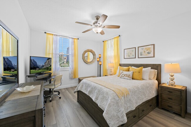 Building Photo - 720 S Sapodilla Ave