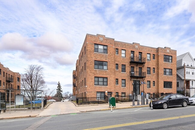 Building Photo - 473 Broadway