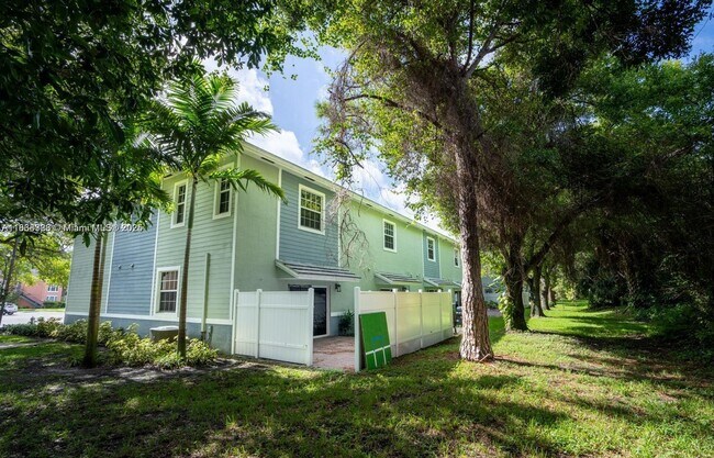 Building Photo - 1350 Crystal Way