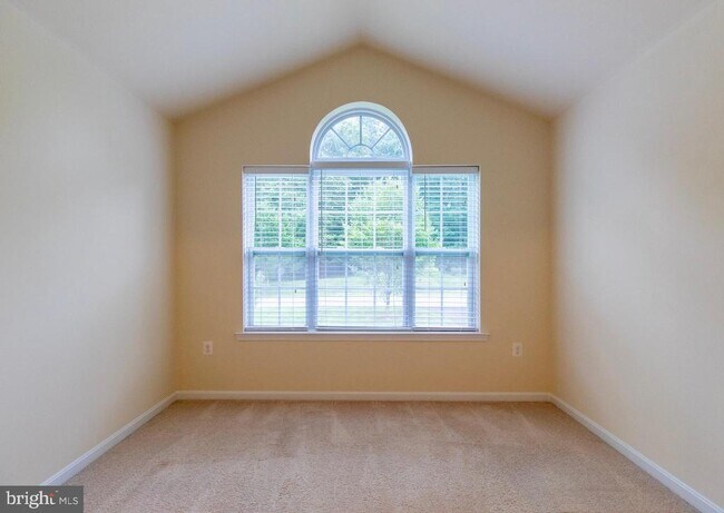 Building Photo - 8401 Hollow Tree Ln
