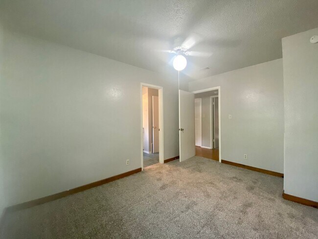 Building Photo - 4/3 Home in Clarksville! Incredible location! Available for August Prelease