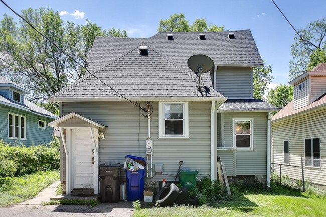 Building Photo - 4BD 2BA House in Saint Paul. AVAILABLE JUN...