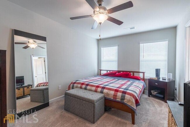 Building Photo - 3506 Lakeview Crk