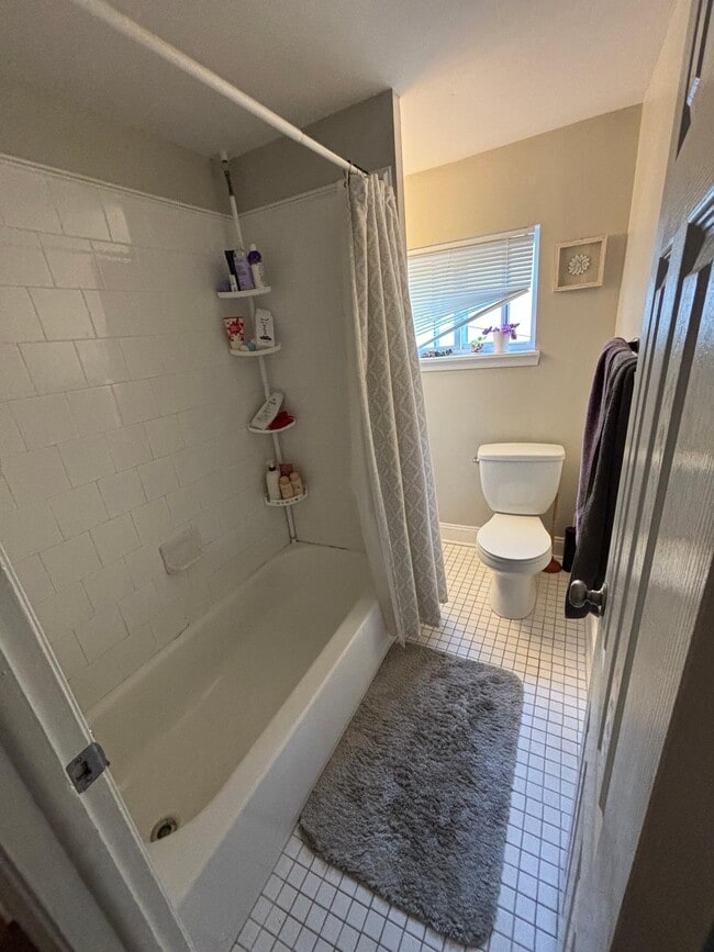 Building Photo - 1228 S 8th St