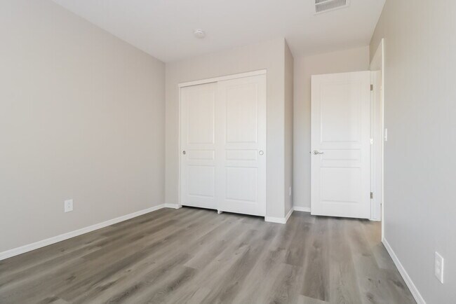 Building Photo - 9111 S 258th Ln