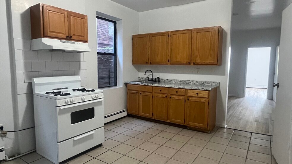 Primary Photo - 28 Elmwood Ave