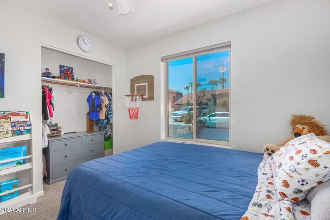 Building Photo - 321 E Aspen Way