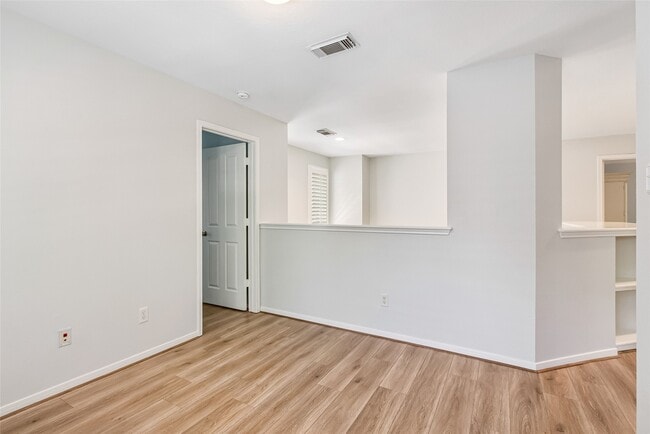 Building Photo - 77 Sugar Grove Ct