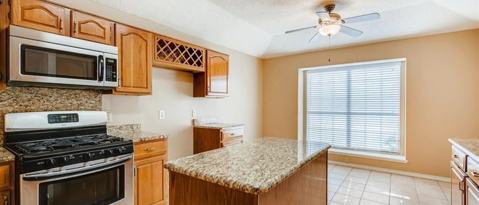 Building Photo - 1611 Brenwood Dr