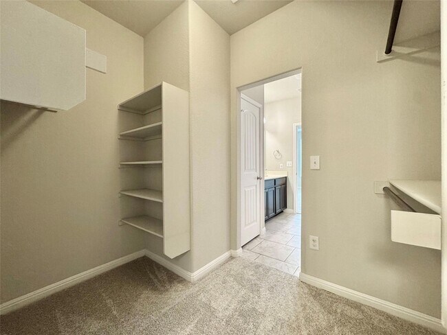 Building Photo - 407 Rhetoric Way