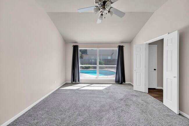 Building Photo - 987 Oak Glen Dr