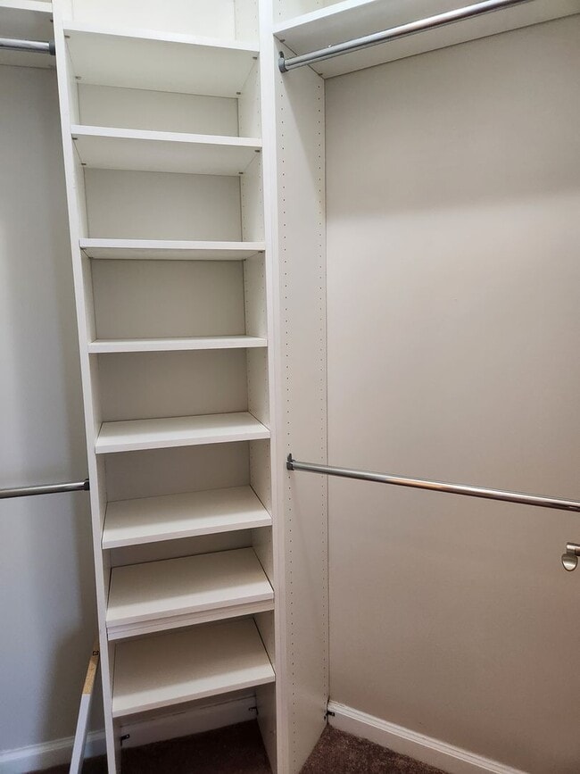 Building Photo - Bright Two Bedroom Condo
