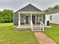 Building Photo - 1330 NE 7th St