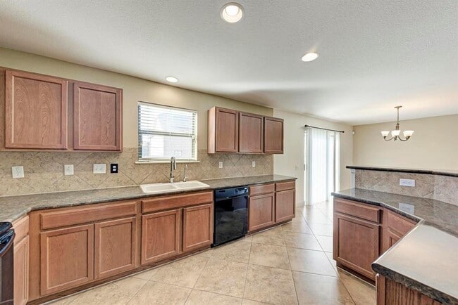 Building Photo - 8824 Edmundsbury Dr