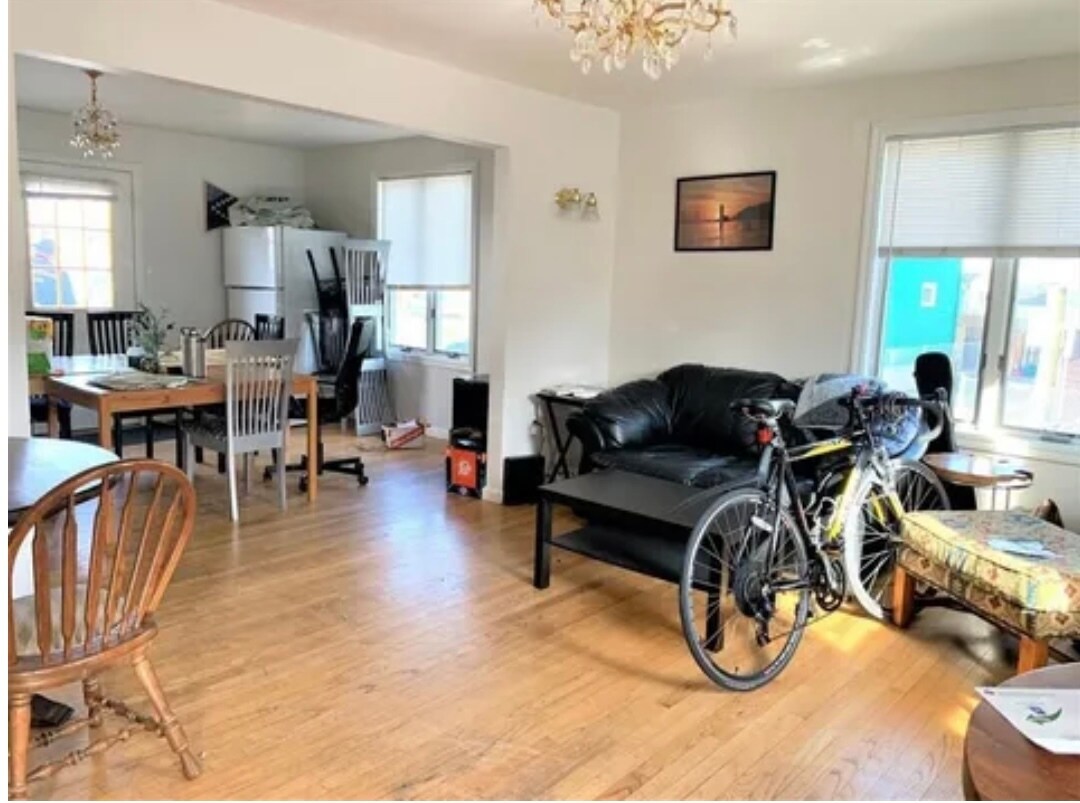 Building Photo - 309 Beacon St