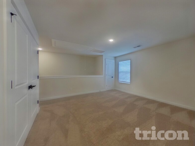 Building Photo - 1217 Crested Iris St