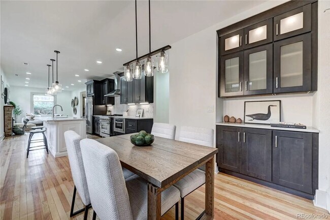 Building Photo - Stunning remodel in the beautiful Potter Highlands! 5 bedrooms 3.5 baths!