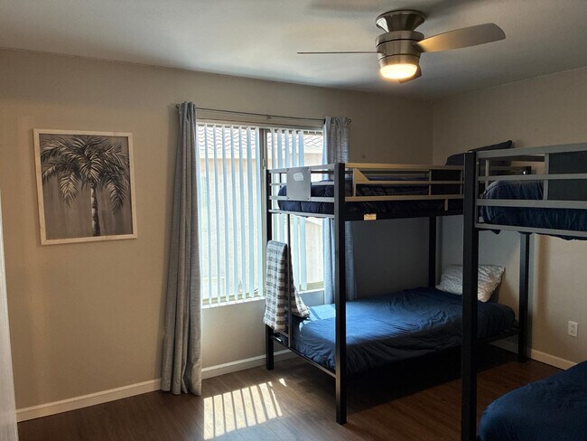 Building Photo - 13717 N 80th Ave