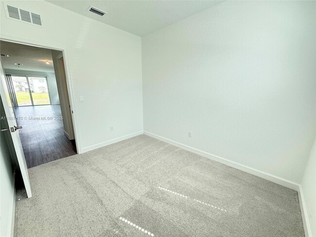 Building Photo - 551 Rivergrass St