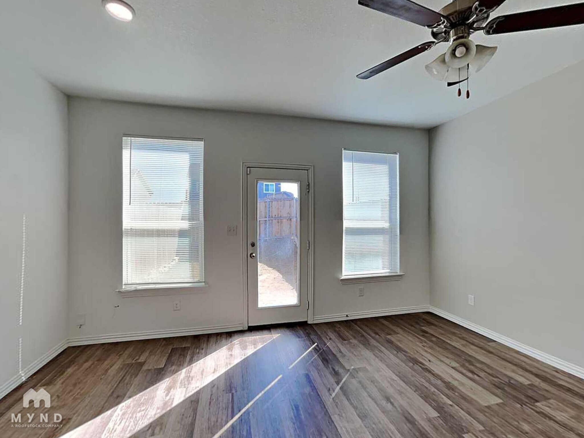 Building Photo - 3265 Karen St