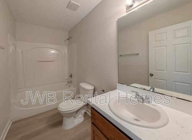 Building Photo - 4373 Melissa Ct W