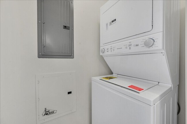 Building Photo - 34th Floor Condo at Allure - Amazing Strip Views!