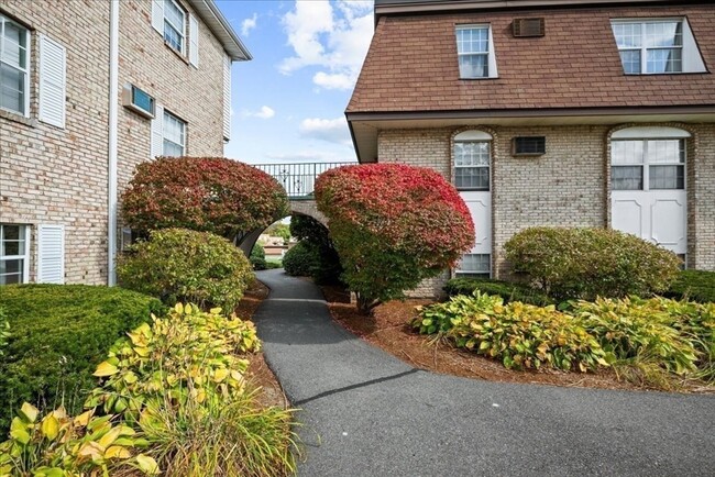 Building Photo - 26 Williamsburg Ct