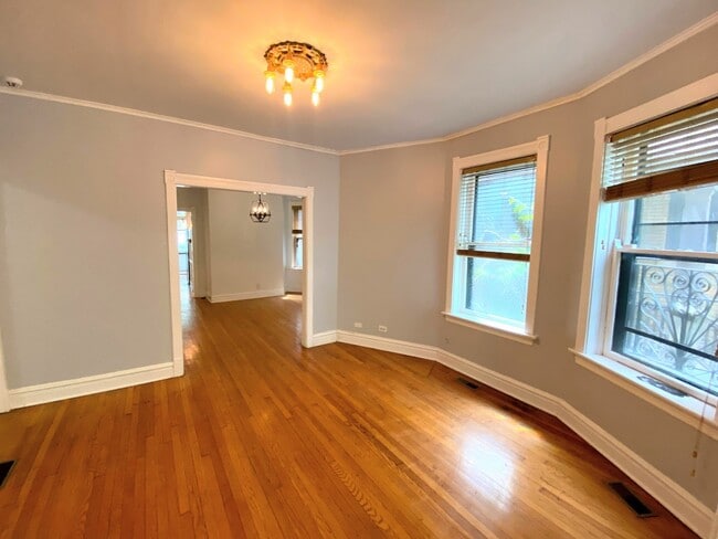 Building Photo - 5339 N Winthrop Ave
