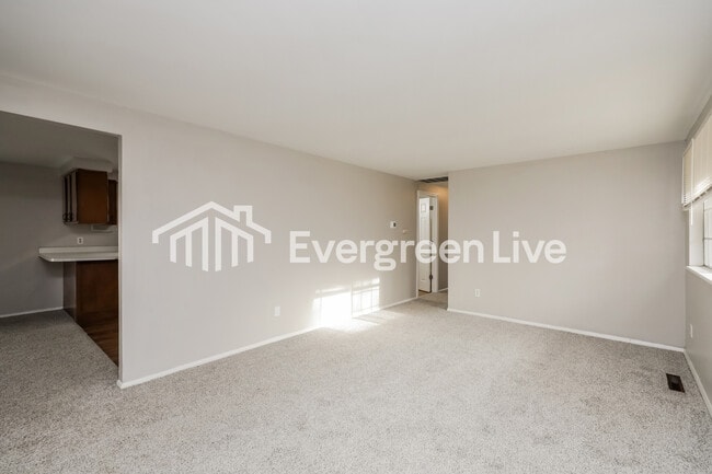 Building Photo - 1712 W Loveland Ave