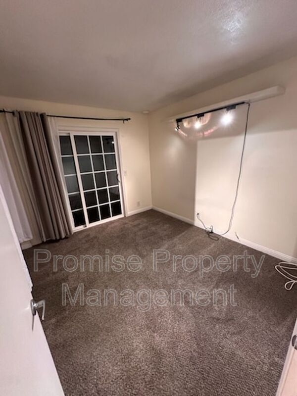 Building Photo - 410 S Freeman St