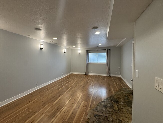 Building Photo - 4931 W Berry Creek Dr
