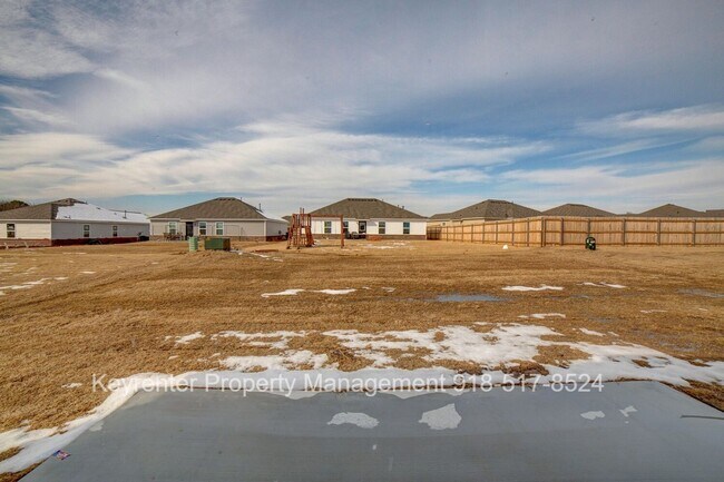 Building Photo - Beautiful 3 Bedroom, 2 Bath Recently Built Home in BA