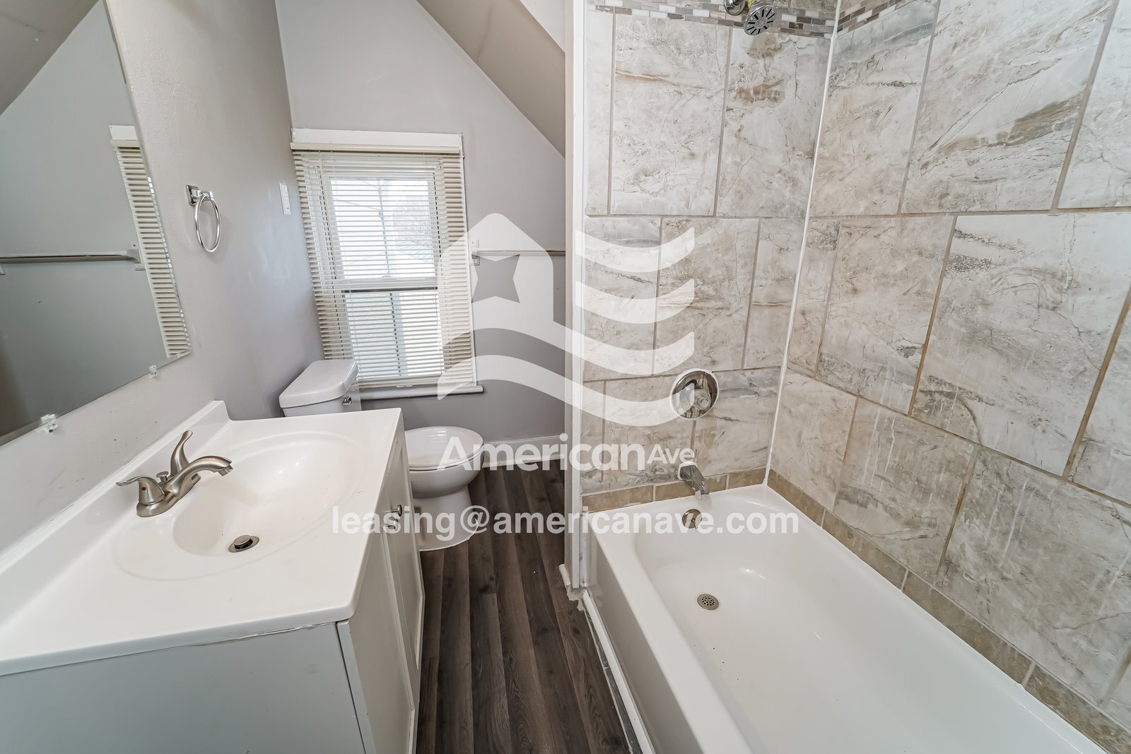 Building Photo - 1020 Grove Ave