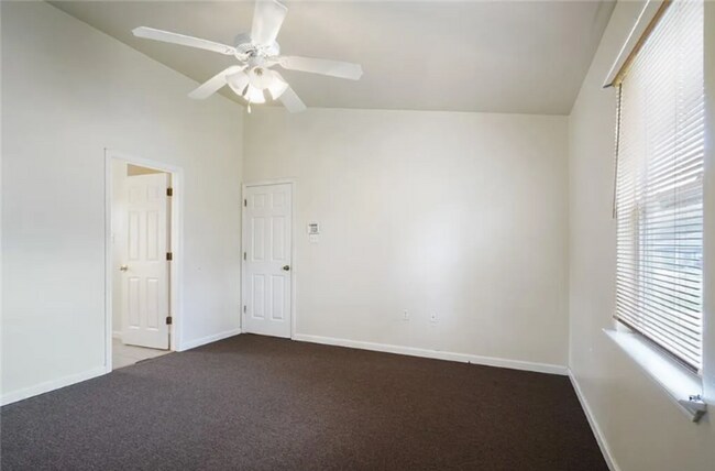 Building Photo - 370 Cedar Ln