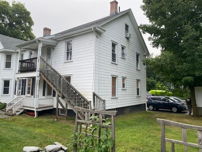 Building Photo - 57 Chestnut St