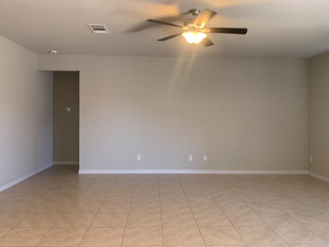Building Photo - 6605 Verona Pl