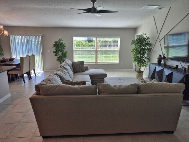 Building Photo - Meticulously maintained home in desirable Cypress Mill