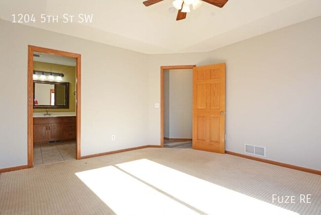 Building Photo - 1204 5th St SW