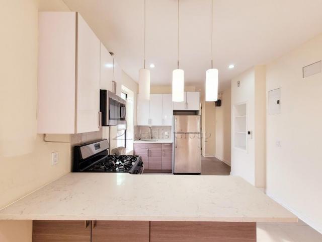 Building Photo - 1 bedroom in ASTORIA NY 11103