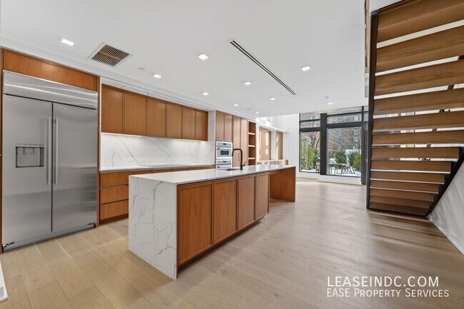 Building Photo - 1332 8th St NW