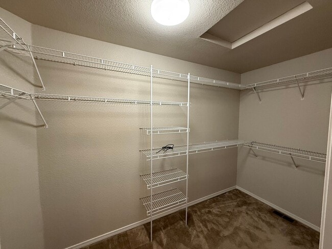 Building Photo - 4-bedroom plus a loft on a court in Escalon!