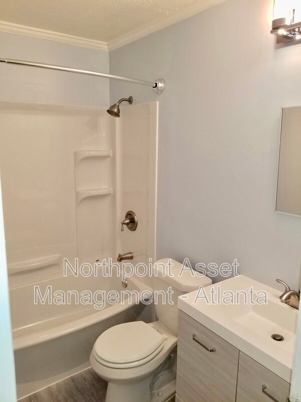 Building Photo - 889 Westland Dr SW