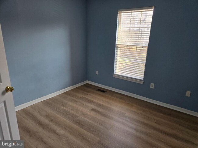 Building Photo - 300 Cinnabar Ln