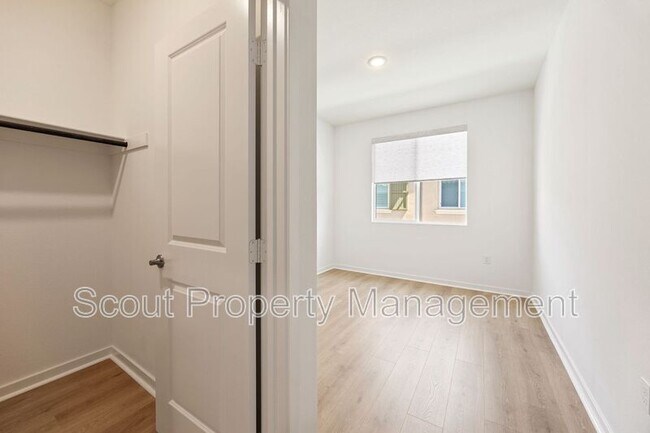 Building Photo - 39529 Tannat Dr