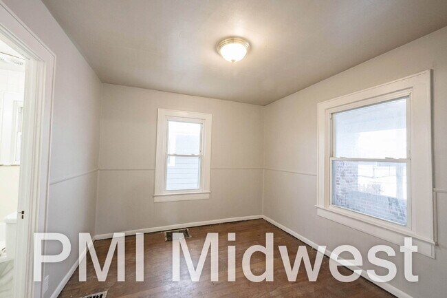 Building Photo - "Charming 2-Bedroom Gem in Indianapolis with Spacious 1736 Sq. Ft. Layout!"