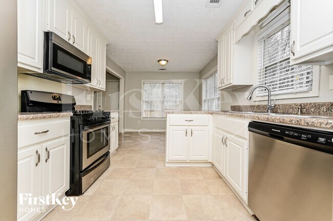 Building Photo - 35 Pebble Brooke Pass